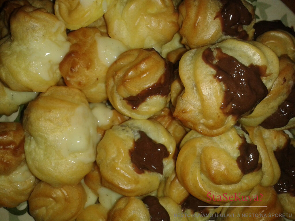 Profiterole - punjene kremom od vanile i kremom od čokolade