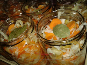 Mesana salata za zimu - punjenje tegli